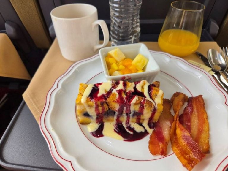 mountain berry French toast with bacon